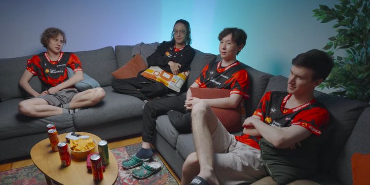 «Мама сидит на Cybersport.ru, любит там читать заголовки» — игроки Team Yandex рассказали об отношении родителей к киберспорту