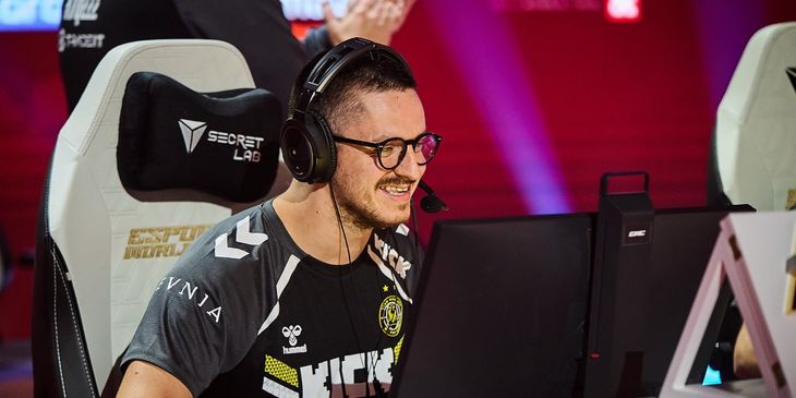 ApEX убил оппонента ударом «коктейля Молотова» в матче на EPL S22