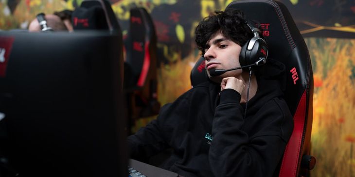 9Class возглавил европейский ладдер Dota 2