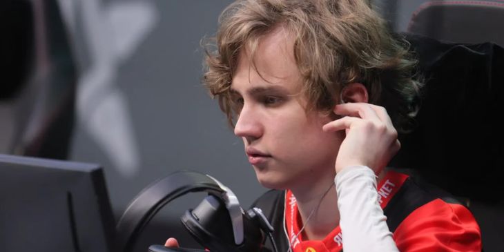 Noticed стал стендином Yellow Submarine