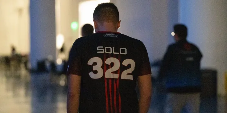 Команда Solo и TA2000 уступила Quantum Team в дебютном матче закрытых отборочных на The International 2025