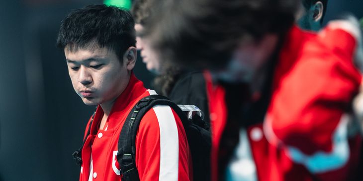 MOUZ уступила Team Falcons в групповой стадии на DreamLeague Season 27