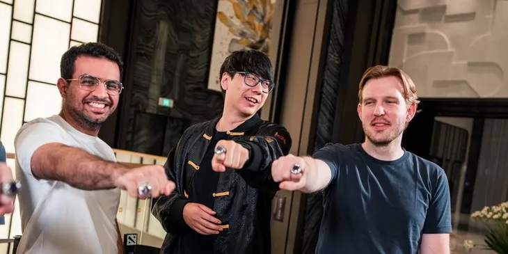 Team Falcons получила чемпионские кольца за победу на The International 2025