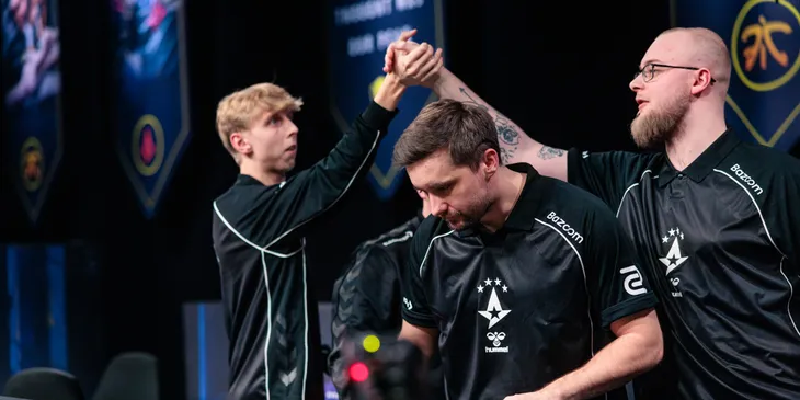 FURIA Esports переиграла Astralis и вышла в плей-офф IEM Krakow 2026