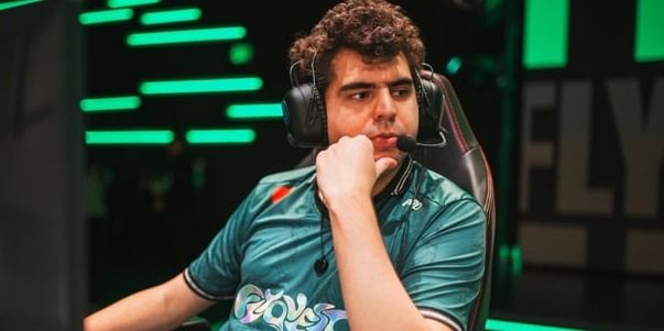 Riot Games отложила релиз гимна Worlds 2025 из-за сексистских комментариев киберспортсмена о менструациях