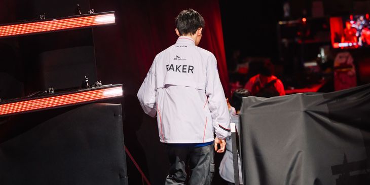 T1 проиграла G2 Esports и вылетела из Mid-Season Invitational 2026