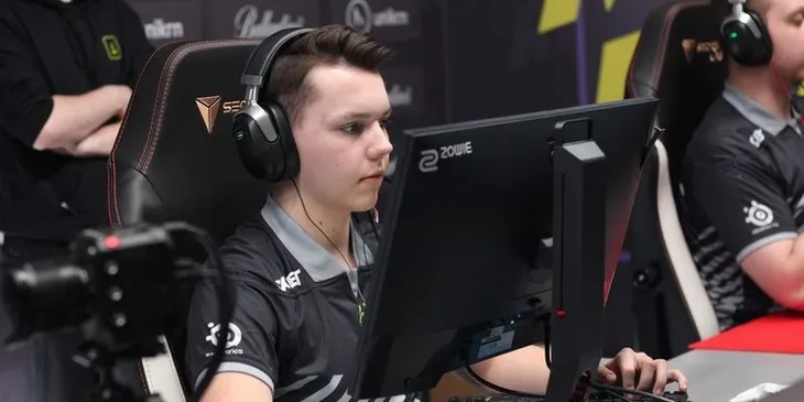 OG сыграет с Virtus.pro в полуфинале на CCT Online Finals #2