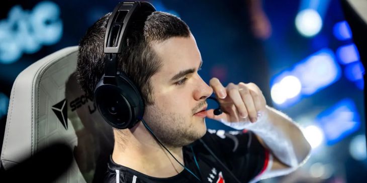 Broky поставил electroNic выше s1mple в рейтинге игроков в CS2