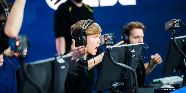 Аналитики: Aurora Gaming не сможет остановить Team Falcons на пути в финал Esports World Cup 2025