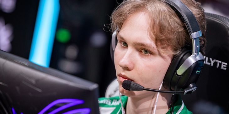 M0NESY сравнил s1mple и ZywOo