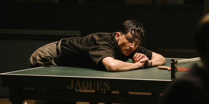 Тимоти Шаламе отшлепали по попе ракеткой 40 раз на съемках «Марти Великолепного» — он отказывался от дублера