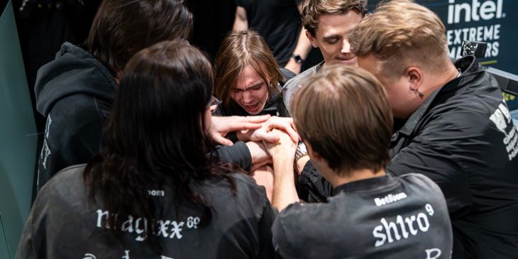 Разработчики CS2 поставили Spirit в шапку профиля в X после клатча magixx