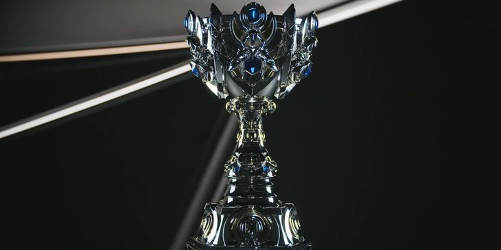 На Worlds 2025 вернется классический кубок и появятся новые расцветки для чемпионских скинов