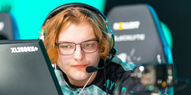 AW считает, что donk превосходит kyousuke во всех аспектах CS2