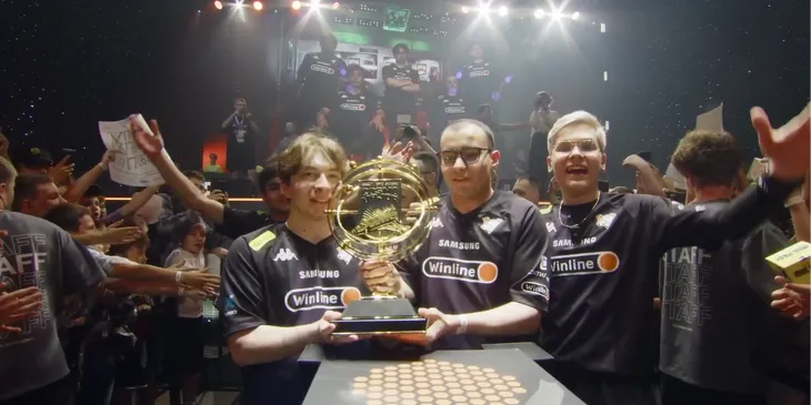 Virtus.pro победила Amkal Esports и стала чемпионом Winline EPIC Standoff 2 Cosmo: Major