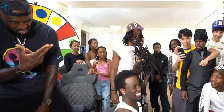 Леброн Джеймс подстриг Кая Сената на стриме — за этим наблюдали более миллиона человек