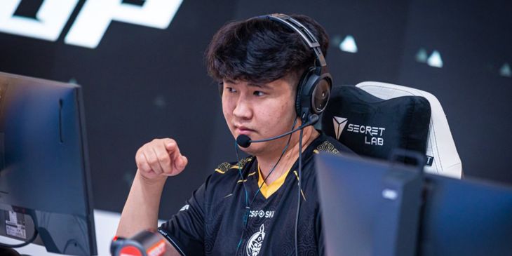 Blitz из The Mongolz поиграл в шахматы с чемпионкой мира — киберспортсмен входил в топ Монголии