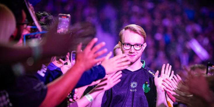 «Хороший старт!» — TeSeS после победы Falcons над G2 на Esports World Cup 2025
