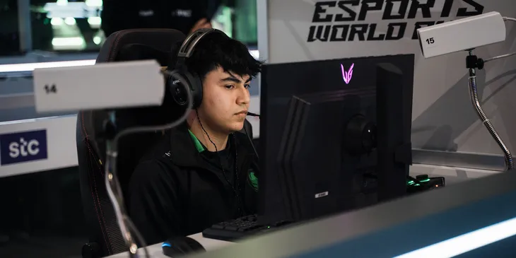 Team Falcons и Virtus.pro заняли лидирующие позиции в групповой стадии на Esports World Cup 2025 по Call of Duty: Warzone по итогам первого дня