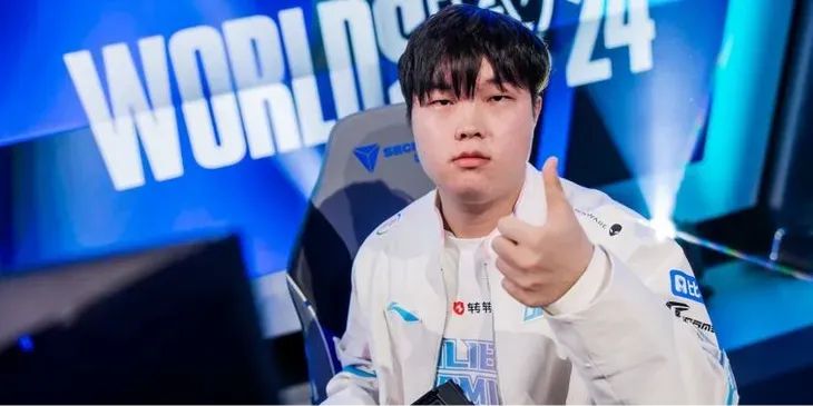 Игроков Bilibili Gaming обвинили в посещении караоке-бара с моделями после вылета из Worlds 2025