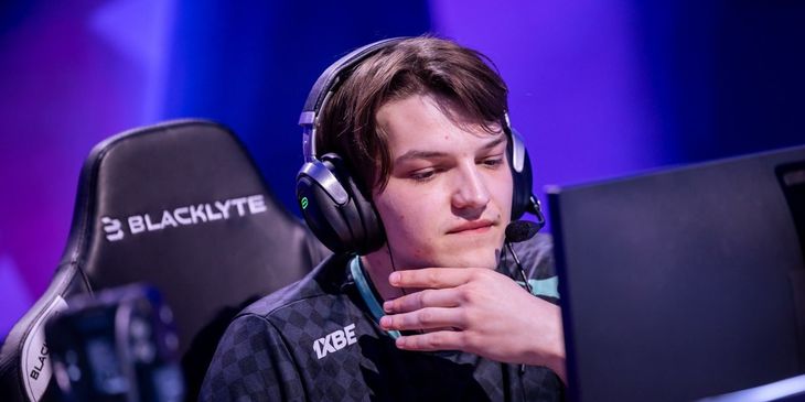 Team Yandex вышла в плей-офф FISSURE PLAYGROUND 2 — Dota 2, обыграв Aurora Gaming