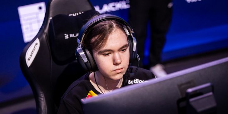 Kassad: «Вы видели, как выглядит donk? Он похож на вешалку для одежды и [чертову] швабру»