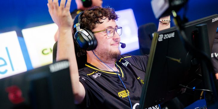 S1mple или ZywOo — чья команда окажется сильнее в стартовом матче на IEM Atlanta 2026?
