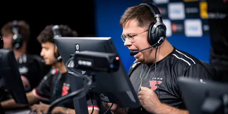 FaZe Clan или Team Liquid — кто пройдет в следующую стадию IEM Cologne 2025?