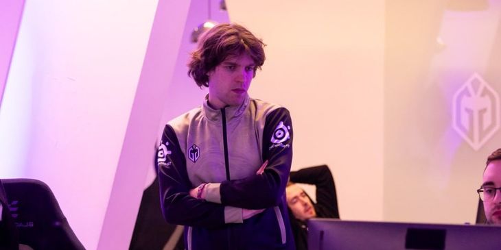 AVULUS вышла в гранд-финал закрытых отборочных на Riyadh Masters 2025, обыграв MOUZ