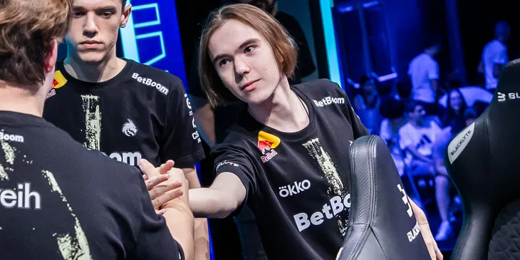 Donk поддержал Senzu: «Бро, ты силен ❤️»