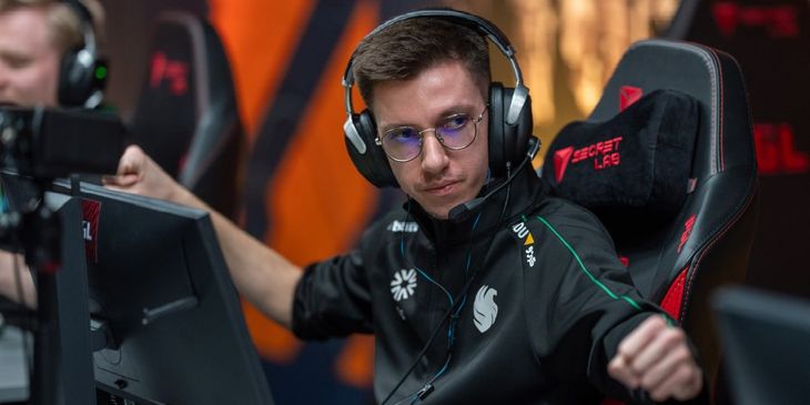 «Рад, что мы выиграли в первом матче с m0NESY 👌» — kyxsan после победы Team Falcons над SAW