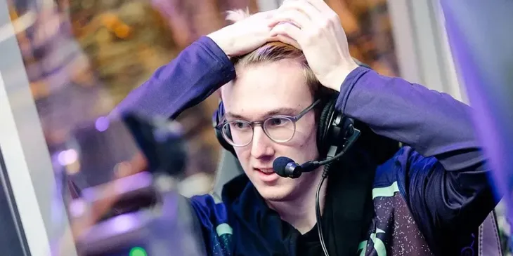 SabeRLight- рассказал, как празднует Рождество вместе с семьёй