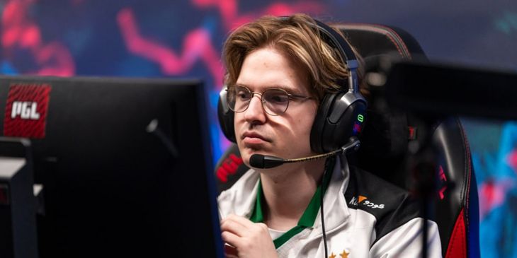 Team Falcons вышла в плей-офф Esports World Cup 2026 после победы над Xtreme Gaming