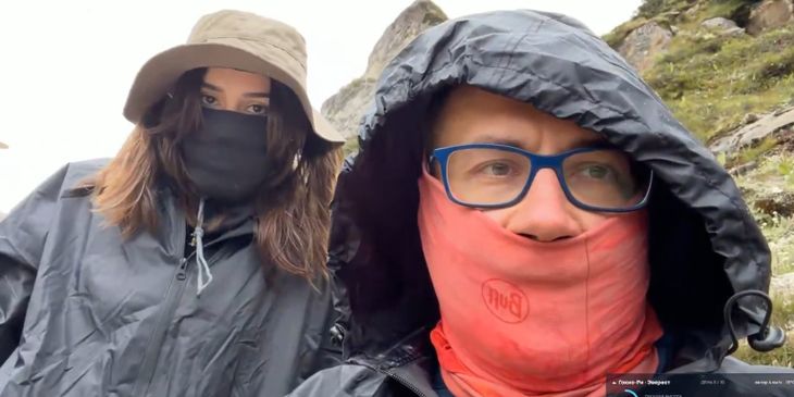 Dmitry_Lixxx и Mabelend эвакуировали на вертолете в Непале — они пытались взойти на гору у Эвереста