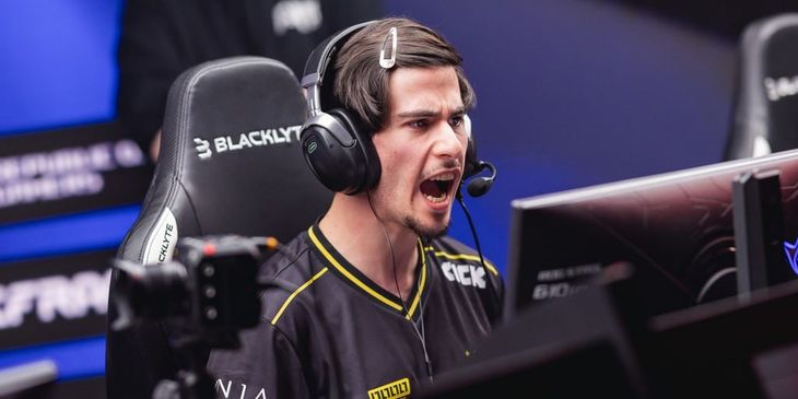 FlameZ пошутил об отцовстве тиммейтов: «Нам нужен спонсорский контракт с чёртовым Durex»