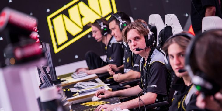 Aurora Gaming обыграла Natus Vincere и прошла в плей-офф BLAST Slam IV