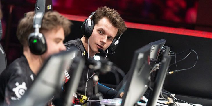FaZe Clan одолела ASTRAL Esports в плей-офф DraculaN Season 7