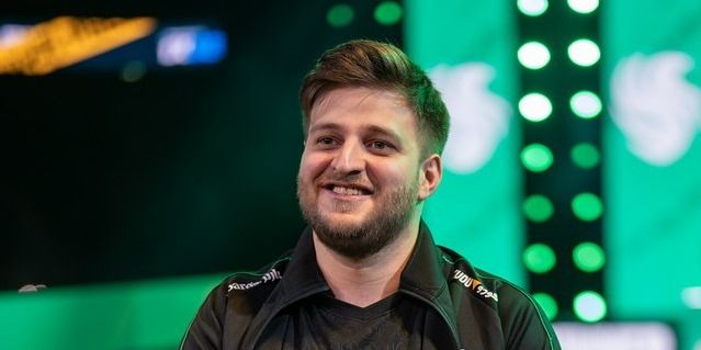 Degster набрал 100 тыс. фолловеров на Twitch