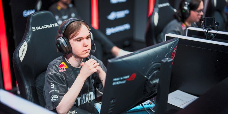 Donk и m0NESY стали EVP на ESL Pro League Season 24