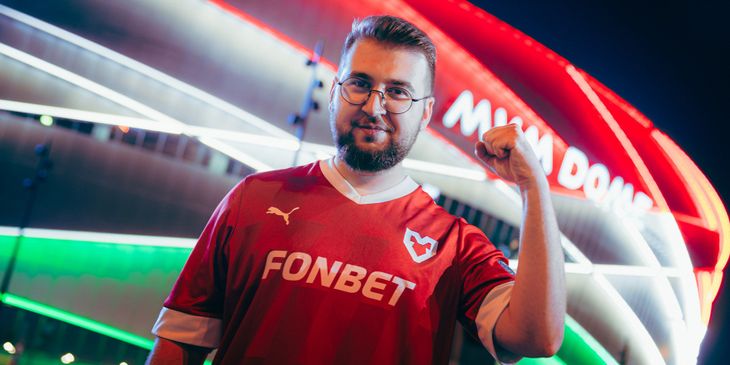 Torzsi продлил контракт с MOUZ