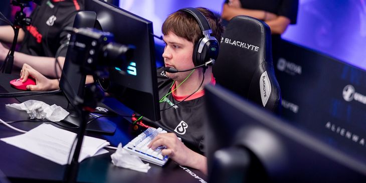 B8 Esports проиграла PARIVISION в дебютном матче на StarLadder StarSeries Fall 2025