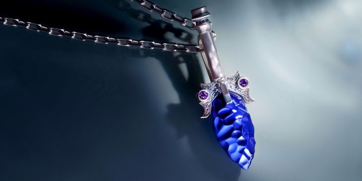 БК BetBoom и ювелир Mozi J выпустили коллекцию подвесок в виде предметов из Dota 2 и CS2