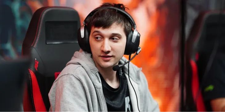 Arteezy поссорился с Parker: «Ты был стендином лучшей команды в мире, а они выиграли следующий турнир без тебя. Это забавно»