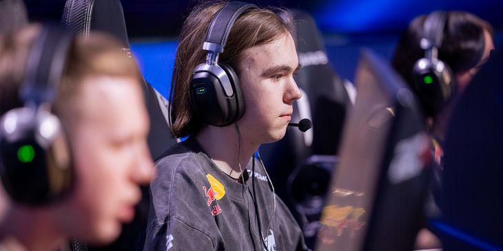 Donk апнул 5 386 Elo — он в шаге от мирового рекорда