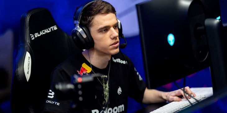 Zont1x ниндзя-дефьюзом спас Team Spirit в овертайме первой карты матча с MOUZ, оставшись 1v3