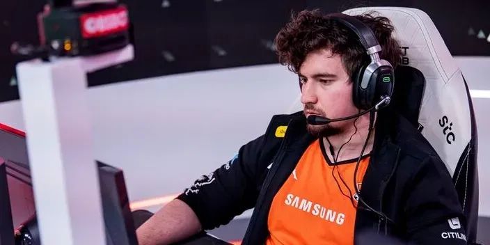 Daxak: «Spirit почти всегда сосёт на линиях, но вывозит на микроскилле Collapse и ауре Yatoro»