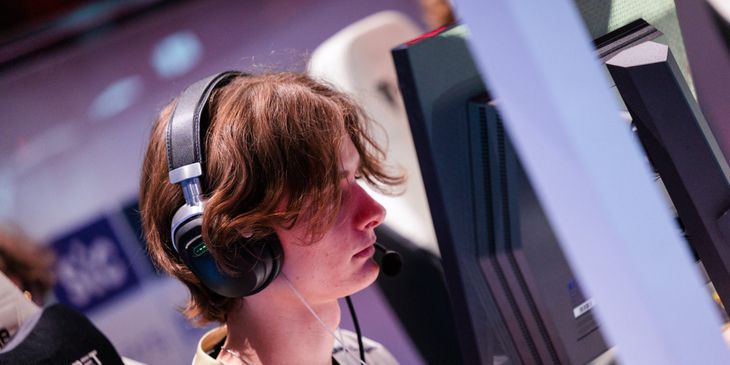 Elite Esports EU завершила групповой этап EWC 2026 по Apex Legends на первом месте