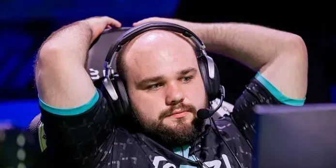 No[o]ne оценил Stariy Bog: «На Io очень хорошо играет. На всех остальных он полный рачок»