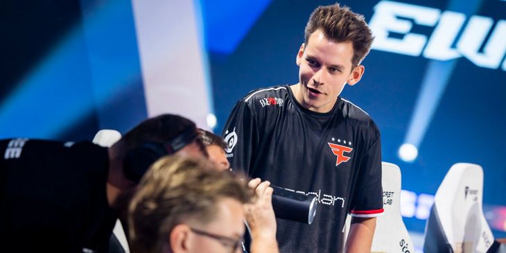 Frozen об игре вместе с Twistzz: «В нем есть ДНК FaZe»
