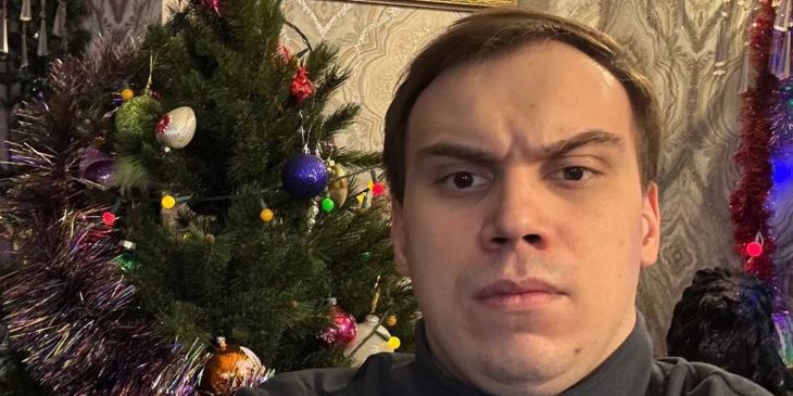 Sasavot о накрутке зрителей с помощью его фото: «Какой-то чел, у которого 20 тыс. фабрик с ПК со всякими машинами, сидит и рофлит»